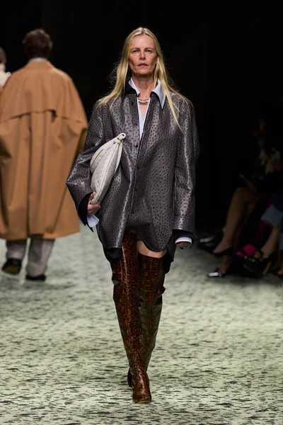 Look 52
